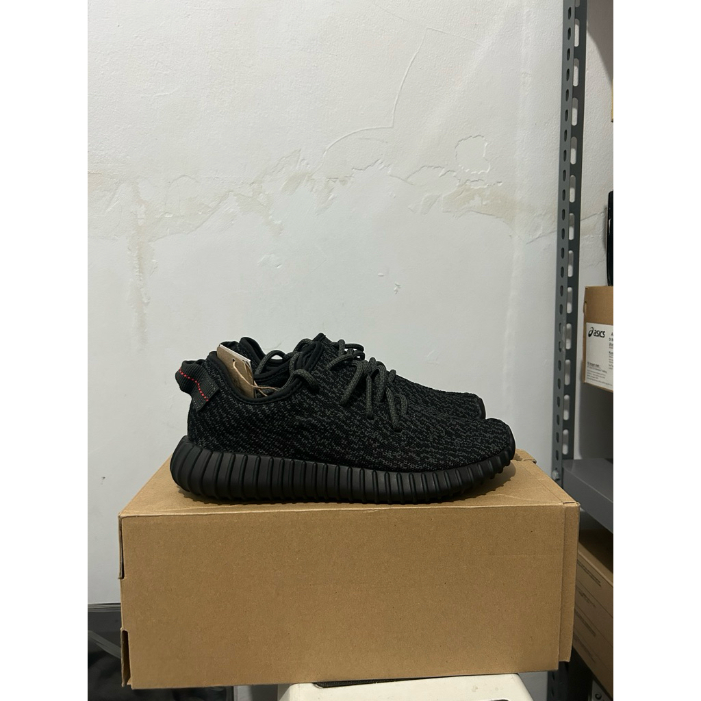 Adidas yeezy pirate black (100% authentic)