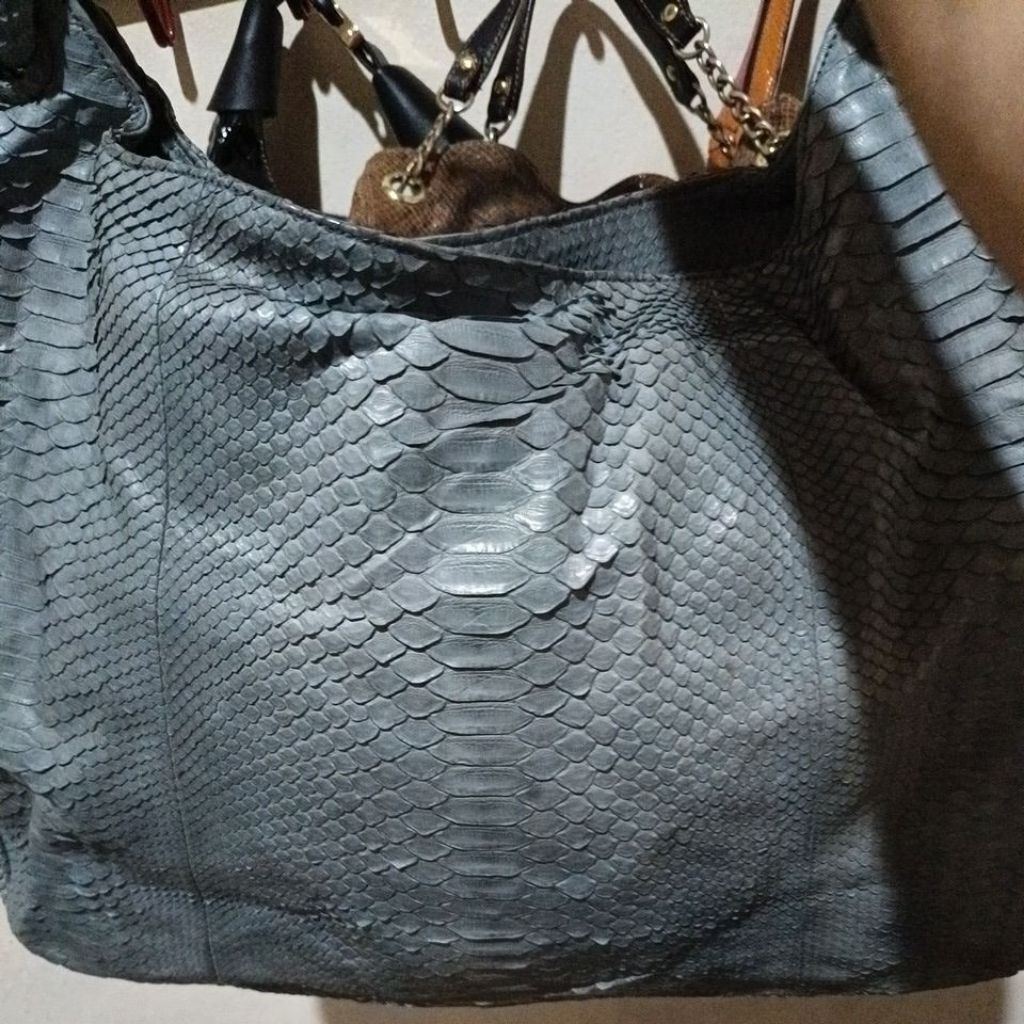 tas kulas motif sisik ular