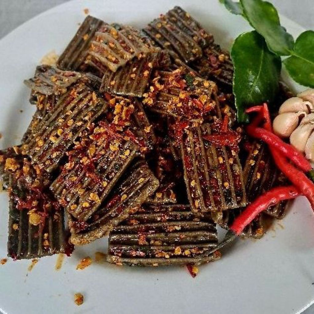 

kerupuk jengkol/asbes bantet pedas daun jeruk [cod]