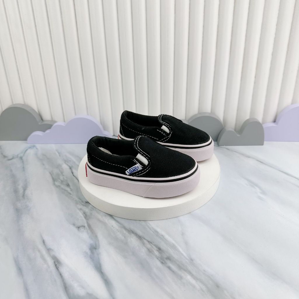 Sepatu Anak Model Selop FSN Hitam Putih Anak Laki Laki dan Anak Perempuan Usia 8 Bulan-8 Tahun