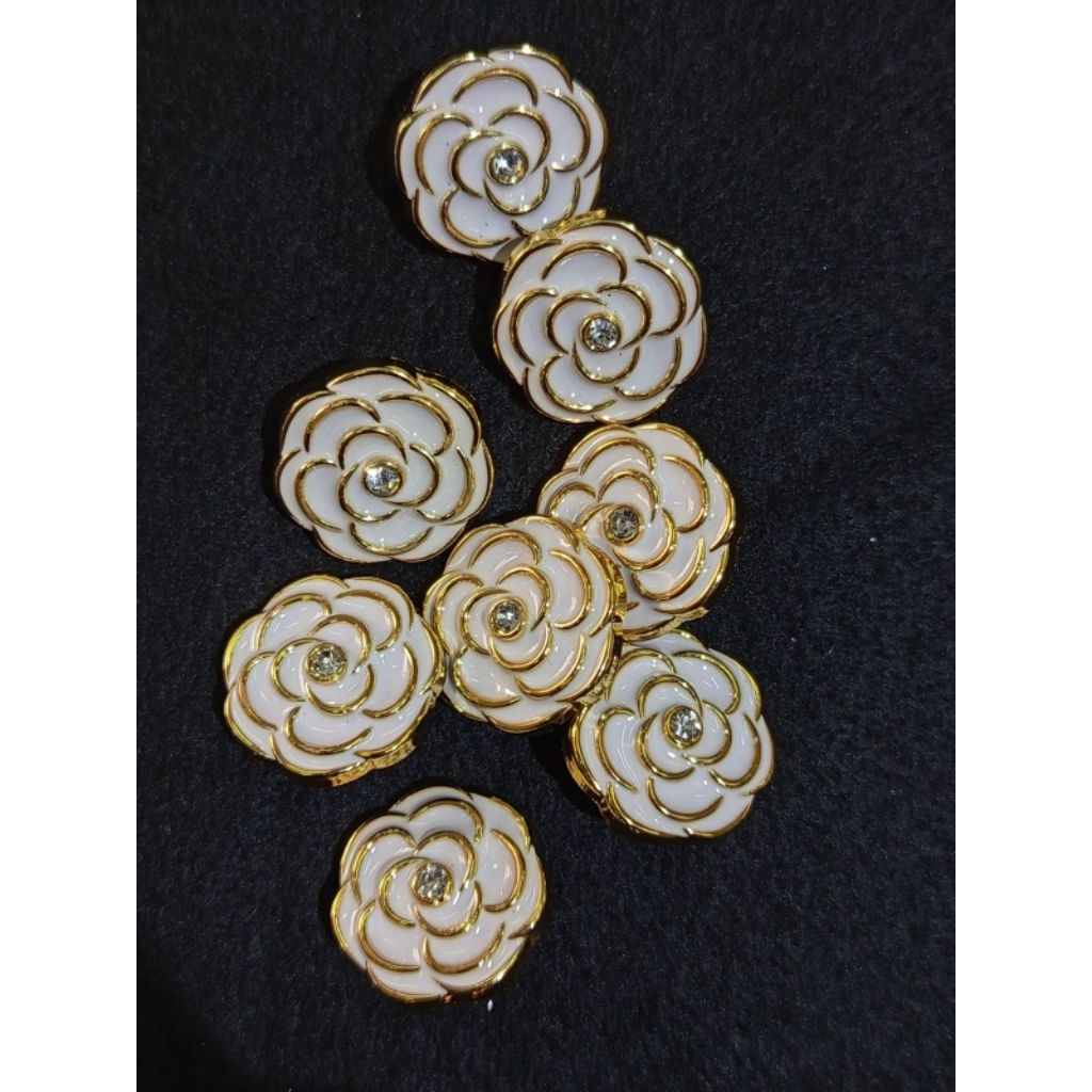 Kancing hias/kancing baju hitam putih