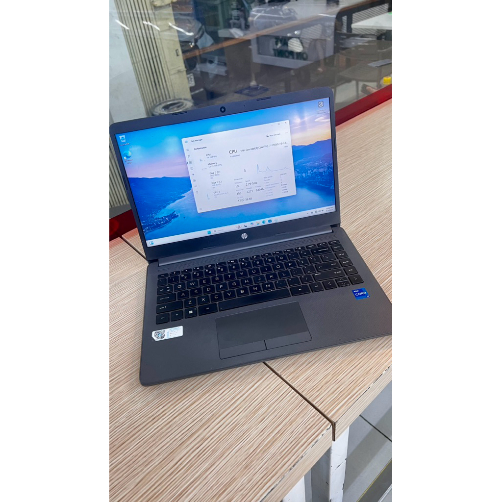 Laptop i7 gen 11 Second merk HP 240 G8