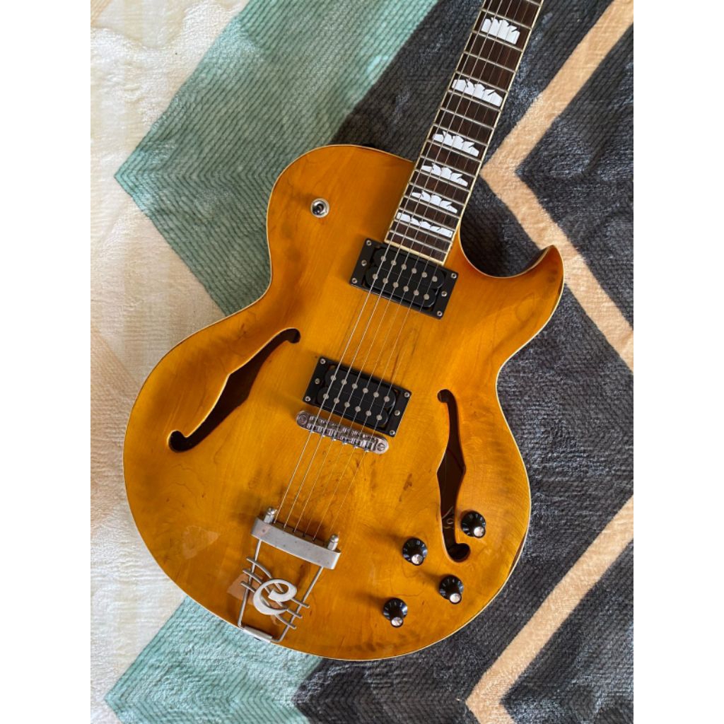 Gitar Elektrik Epiphone hollow body jumbo