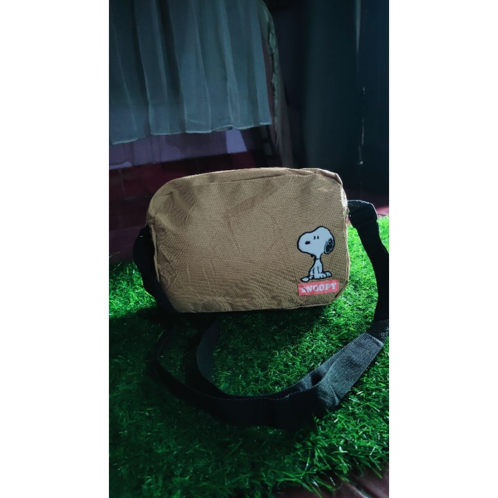 tas selempang sling snoopy peanuts second preloved