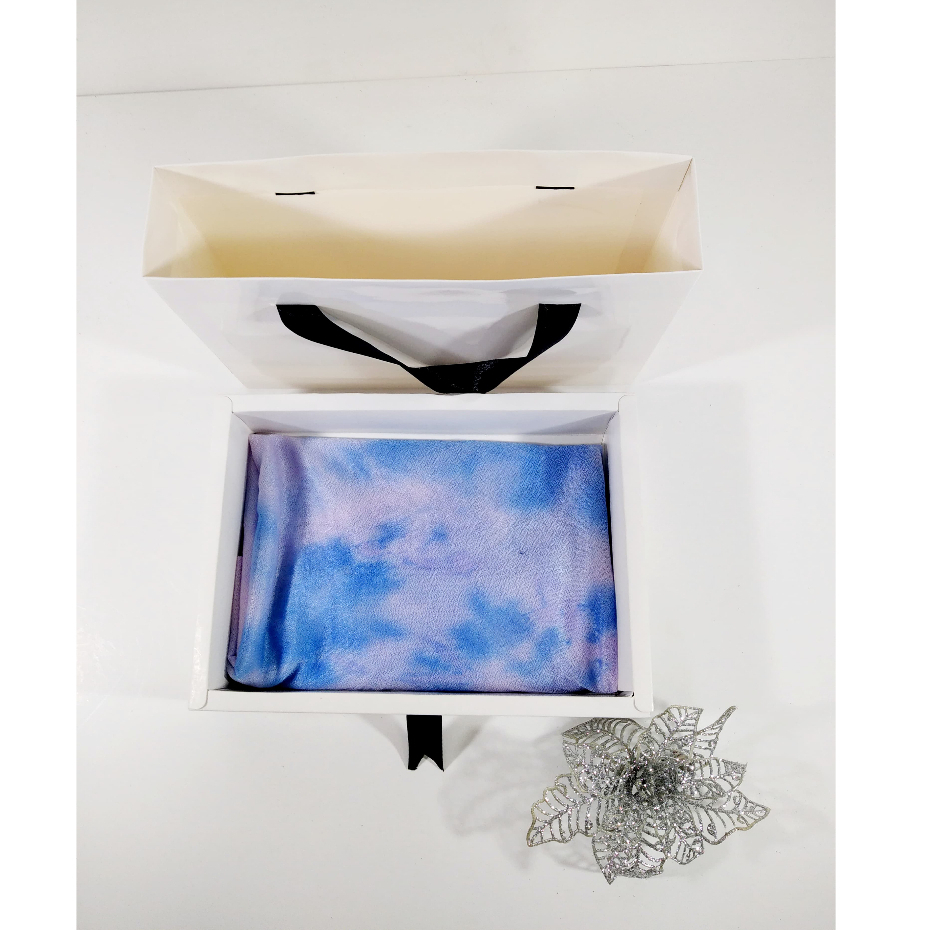 

Paperbox Kecil Putih Untuk Souvenir Uk 24,5 x 5,5 x 17,5 cm Untuk Hampers/Souvenir/Gift/DLL