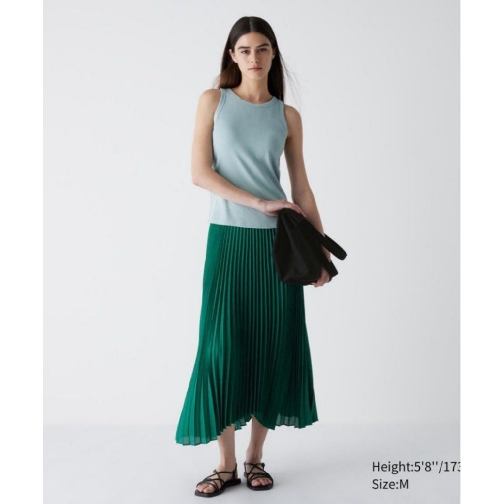UNIQLO : C Lipit Polkadot assymetric skirt