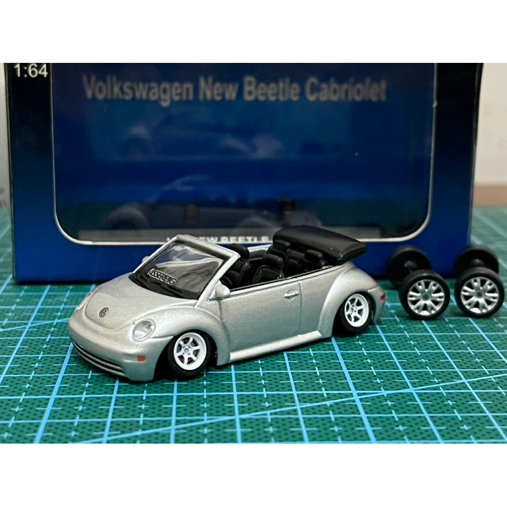 AutoArt VW Beetle Cabriole 1/64