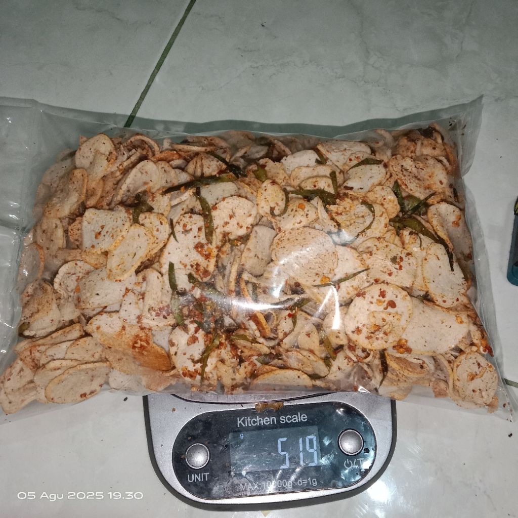 

basreng tipis rasa pedas daun jeruk berat 500 gr