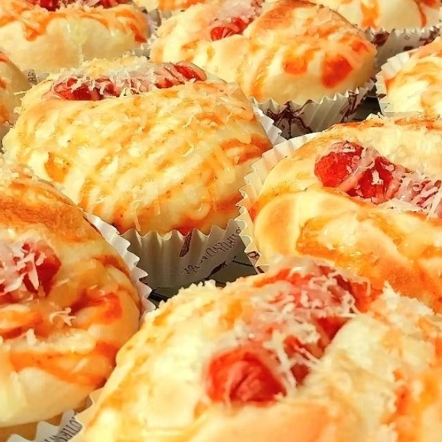 

Roti sosis Roti Manis snackbox