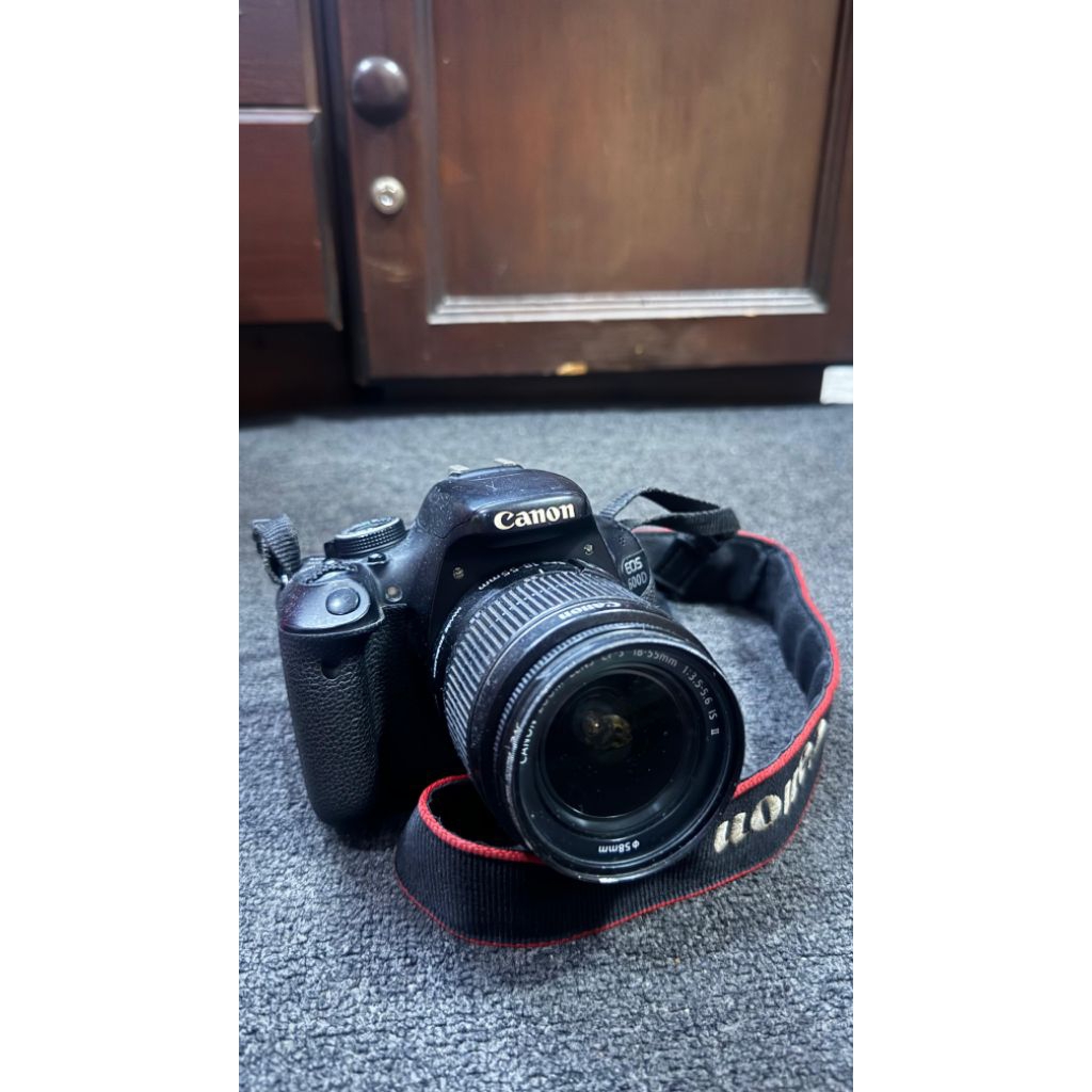 Kamera DSLR Canon 600D (Flip Screen) SECOND/BEKAS. Bonus Ransel Kamera Lowepro.