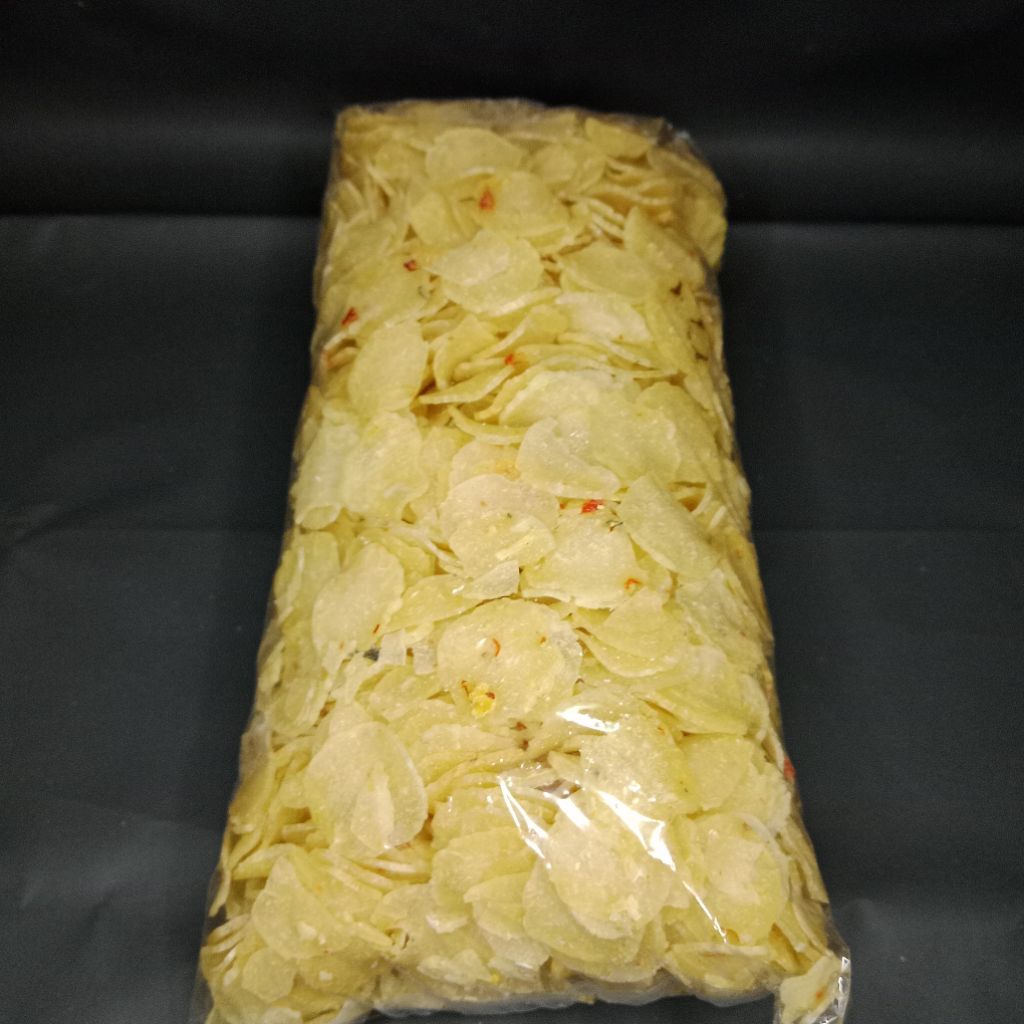 

1 kg keripik singkong pedas - ceriping singkong pedas rasa bikin ketagihan