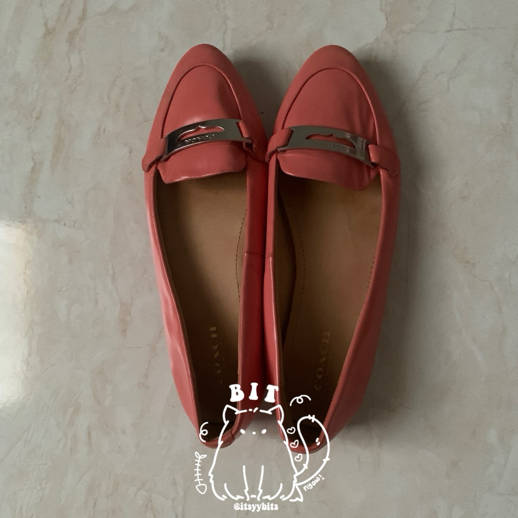 Preloved Sepatu flat shoes Coach Pink