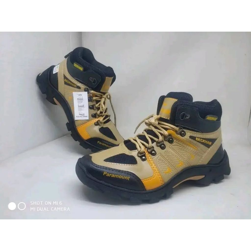 Sepatu Gunung Hiking Outdoor Pria Wanita Anti Slip Waterproof Sepatu Mendaki Ukuran 36 37 38 39 40 4