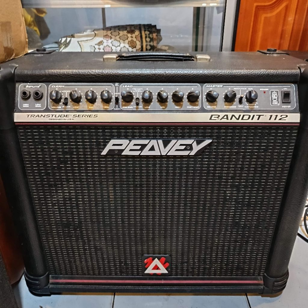 Amplifier Gitar Peavey Bandit 112