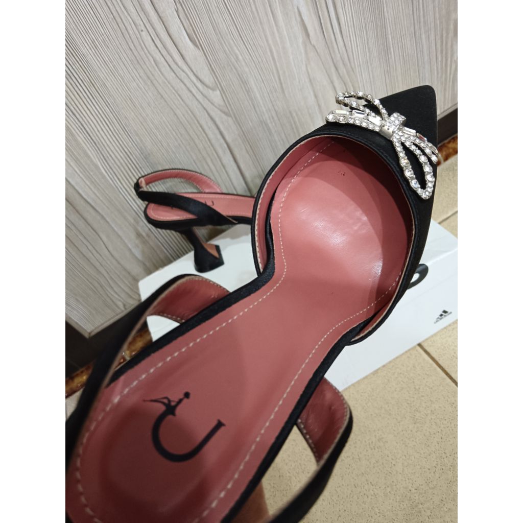 preloved sepatu posu size 40 kondisi bagus