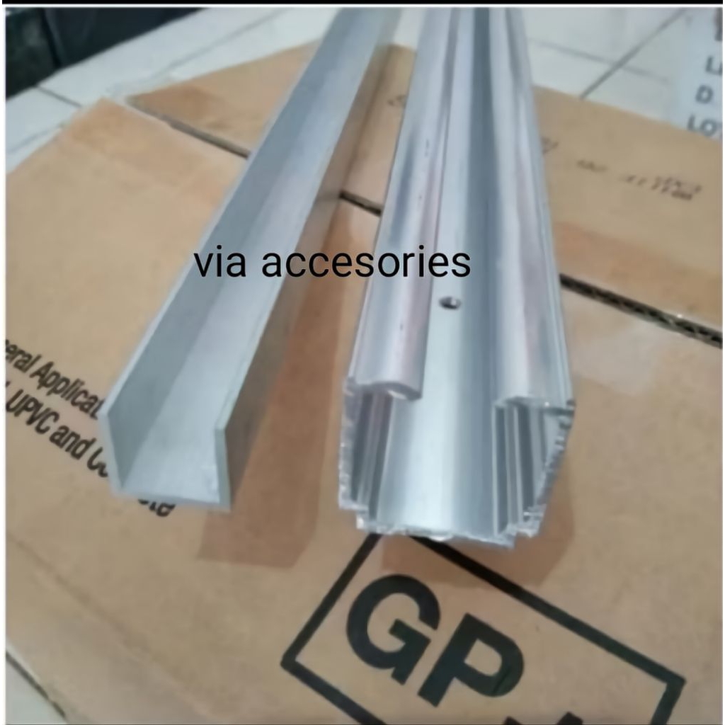 rel atas bawah pintu lipat 1 set / track Husky 2 mtr