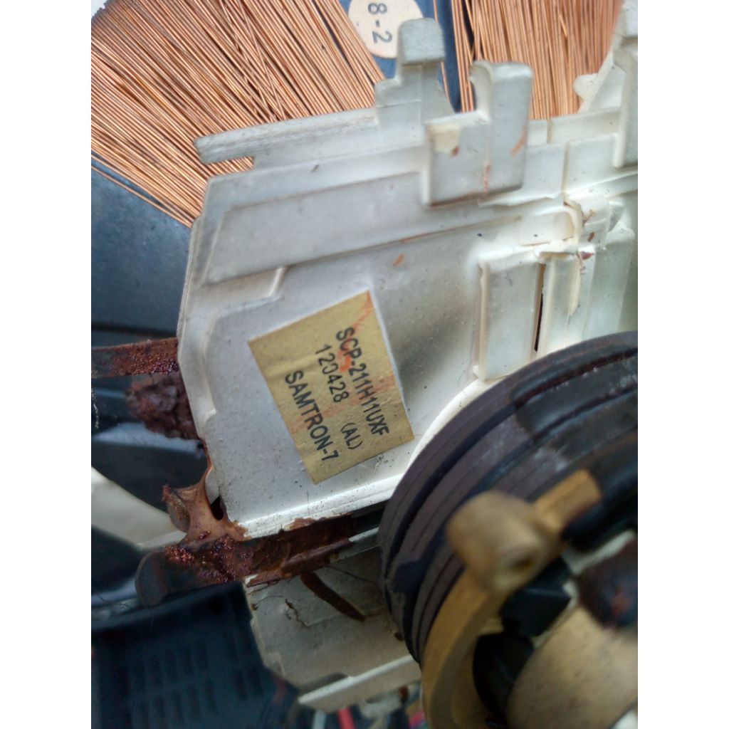 yoke, konde TV tabung slim 21inc merk cina, non ew, normal.