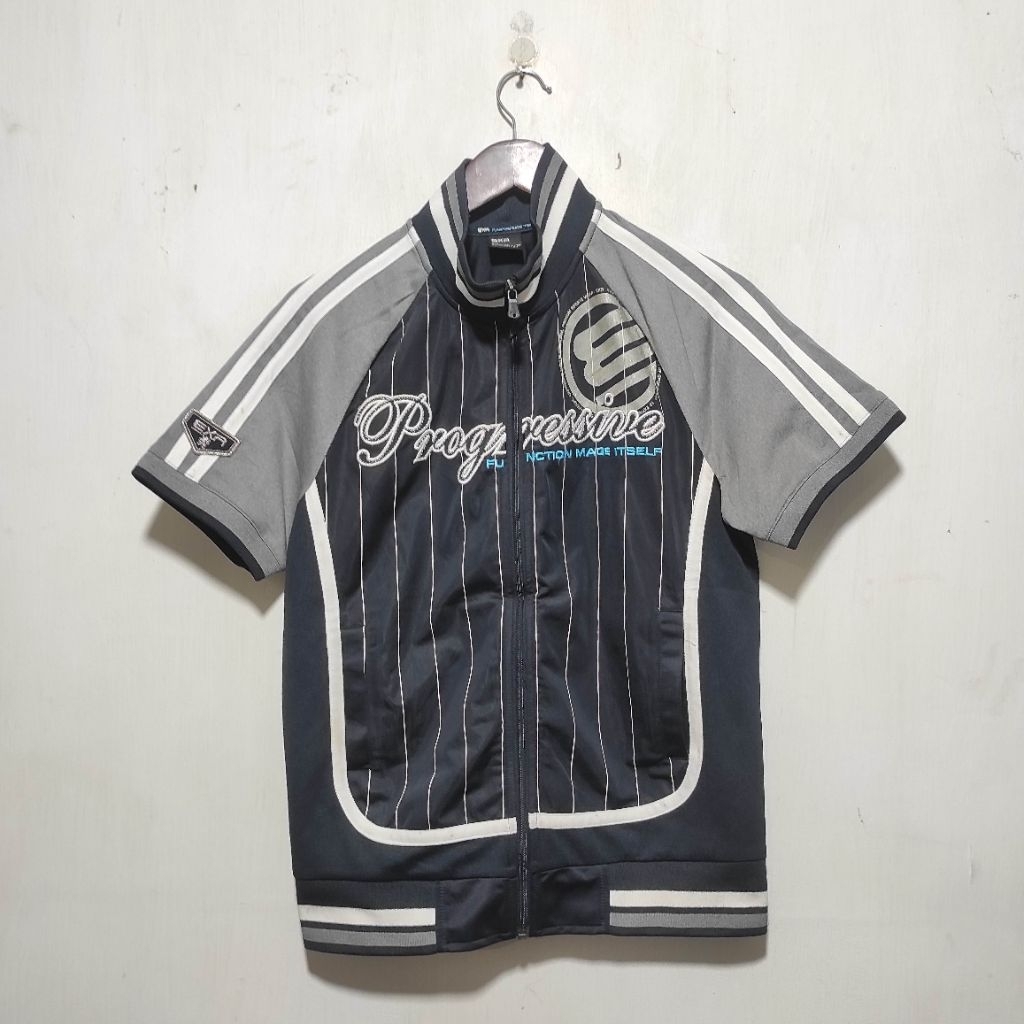 Tracktop Lengan Pendek Progressive Size : M