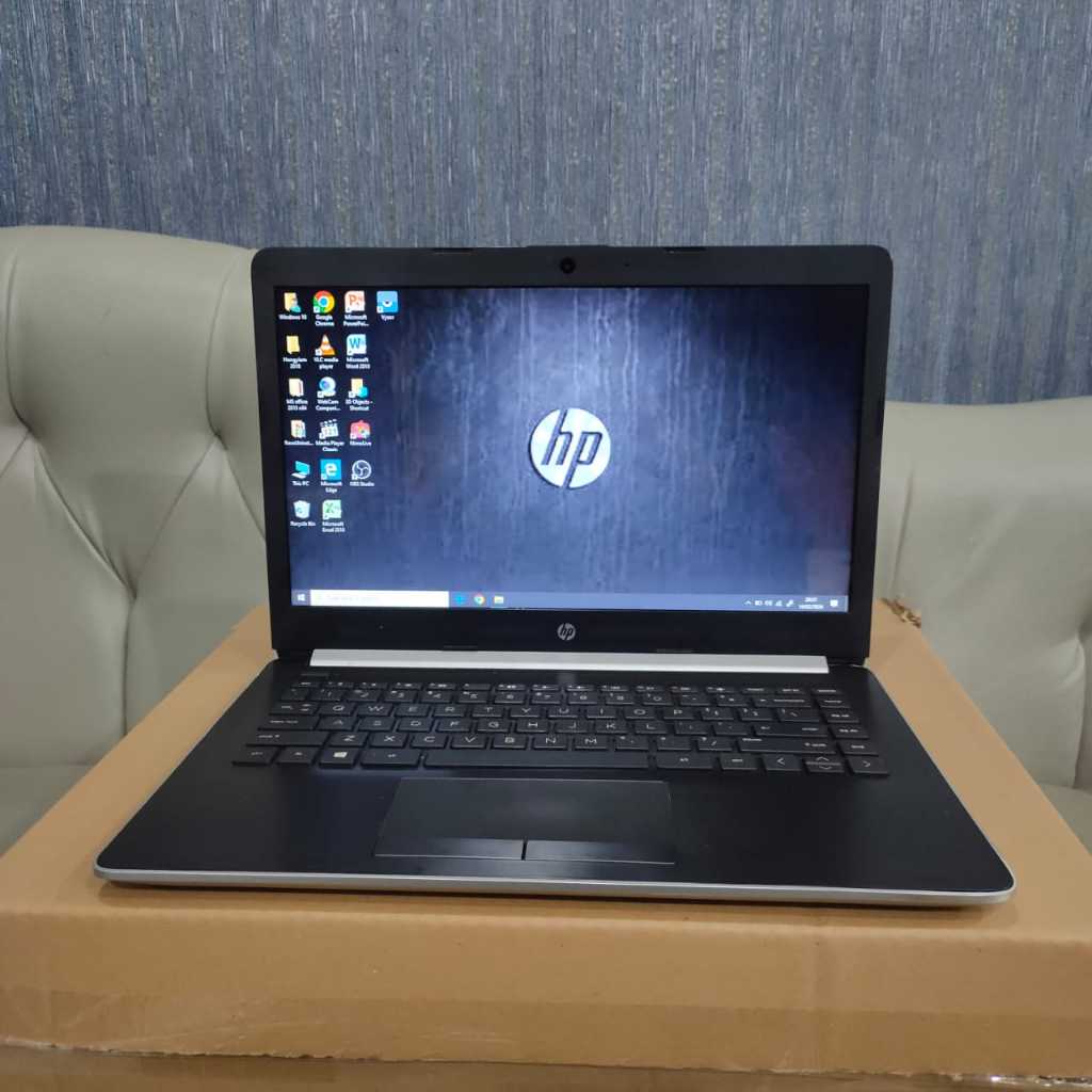 LAPTOP SECOND,Laptop HP 14 - cm0067AU, Super Slim, Lengkap, Silver