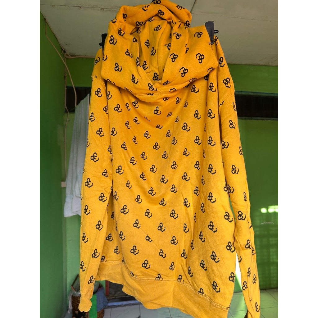 preloved hoodie jumper uniqlo oren mickey mouse