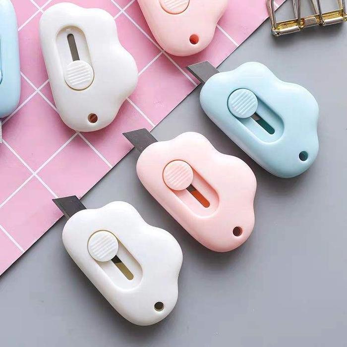 

Cutter Mini Bentuk Awan Stainless Lucu Pisau Kecil Pemotong Kertas Portable ATK002 - Pink