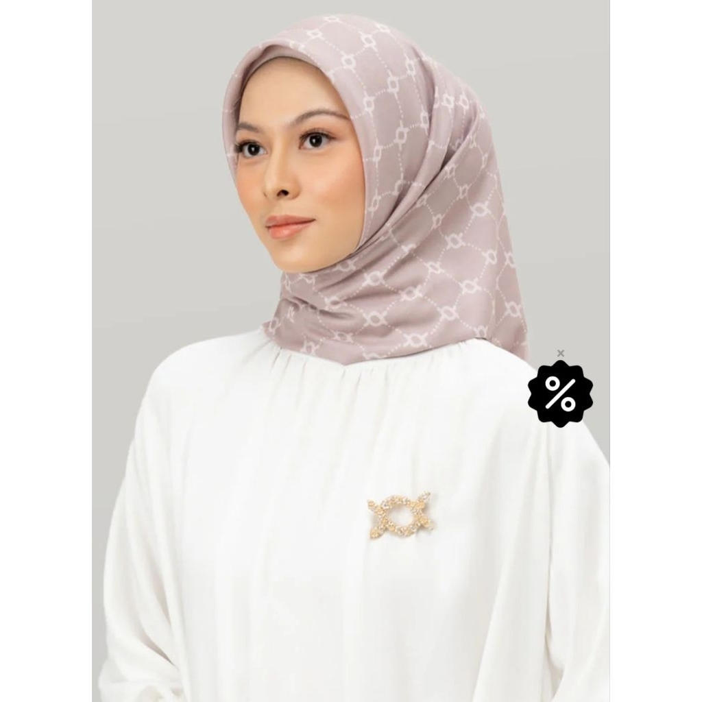 WEARING KLAMBY Monogram London Scarf