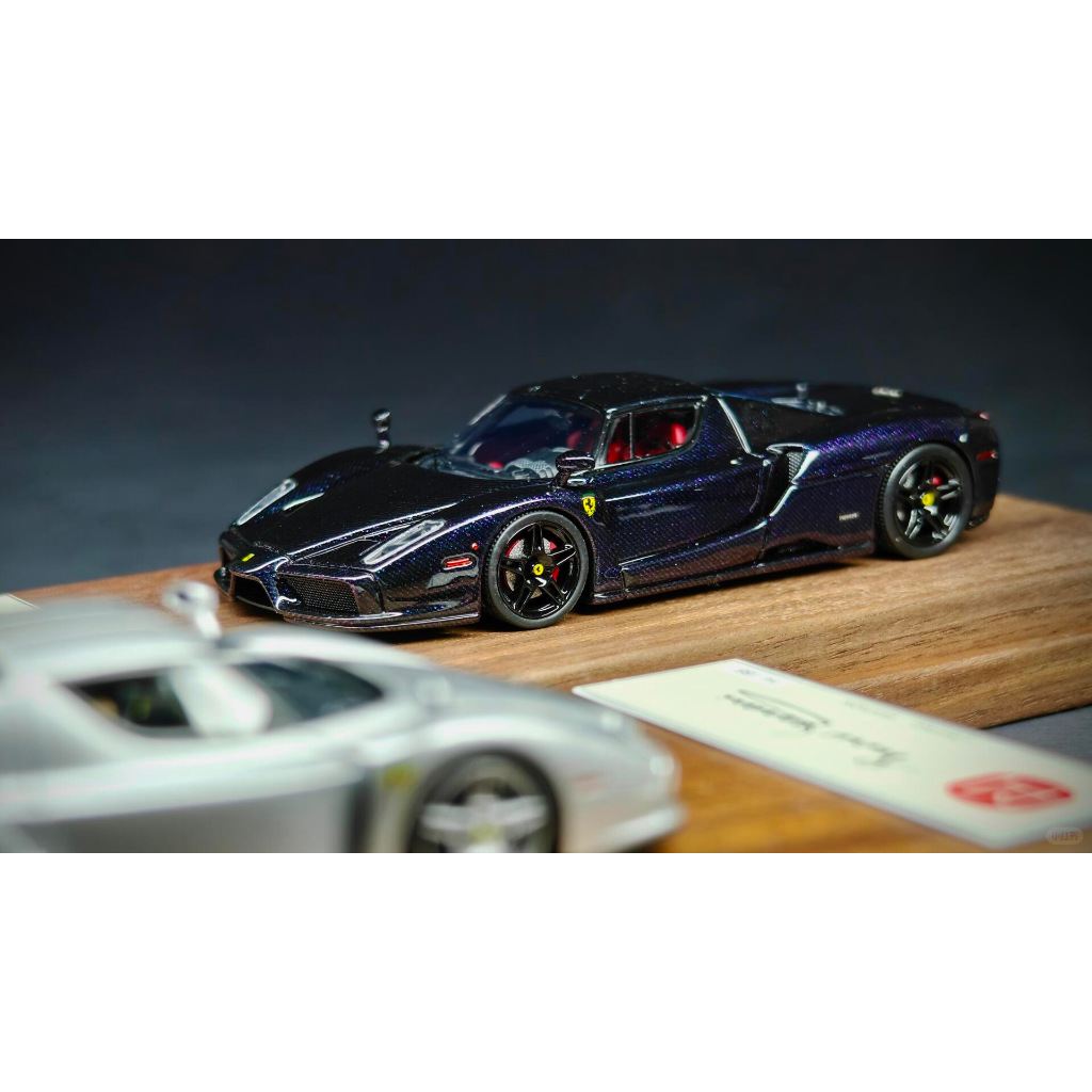DMH FERRARI ENZO CHAMELEON CARBON DIECAST RESIN DMH ENZO CHAMELEON CARBON LIMITED EDITION RESIN MODE