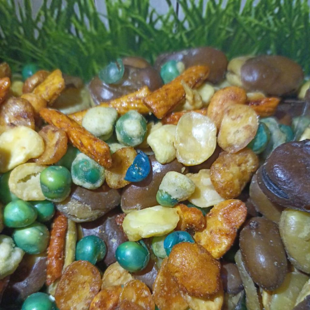 

kacang koro kulit original pedas renyah