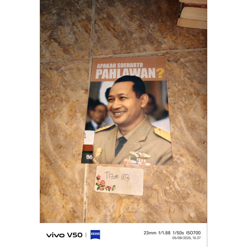 Buku Apakah Soeharto Pahlawan??