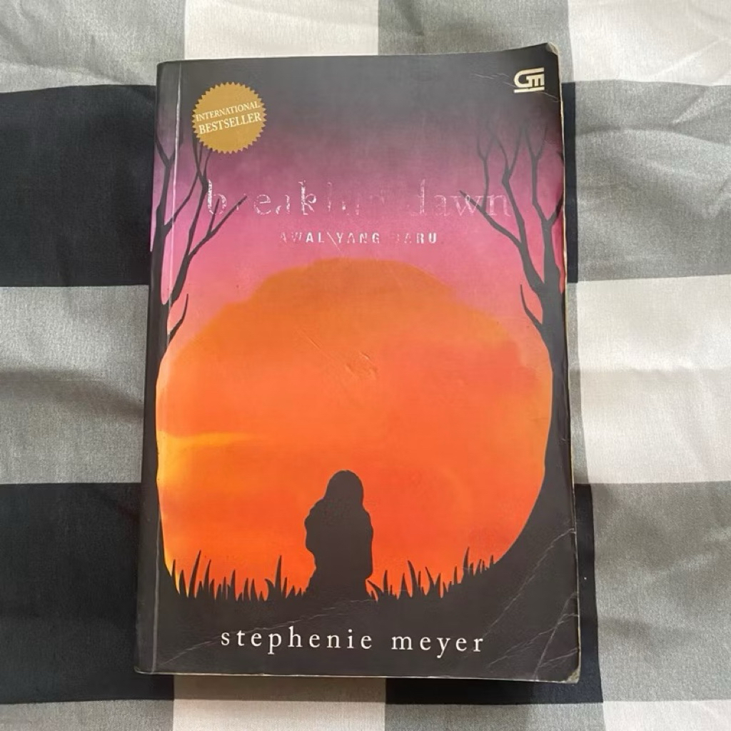 Twilight Novel series - Breaking Dawn - Preloved Novel Terjemahan Second