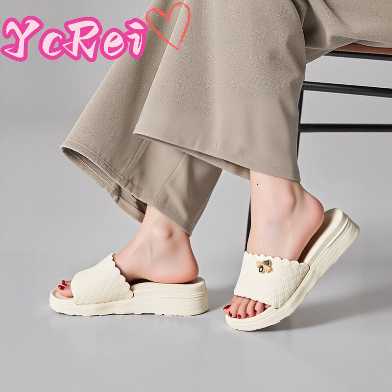 YcRei 2025 Sandal jeli wanita modis terbaru, sepatu hak tinggi tunggal tebal, liontin yang indah