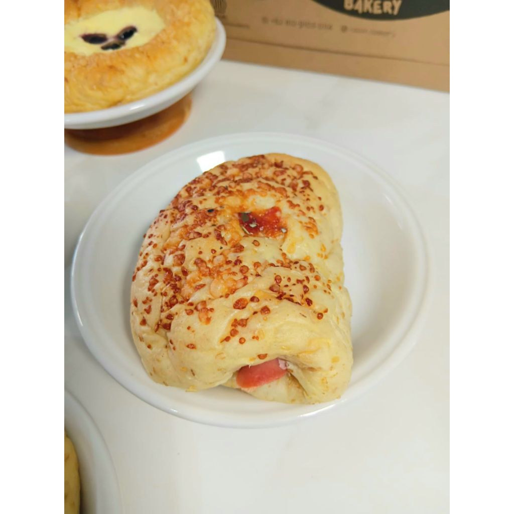 

Roti Manis Gandum Sosis Parmesan