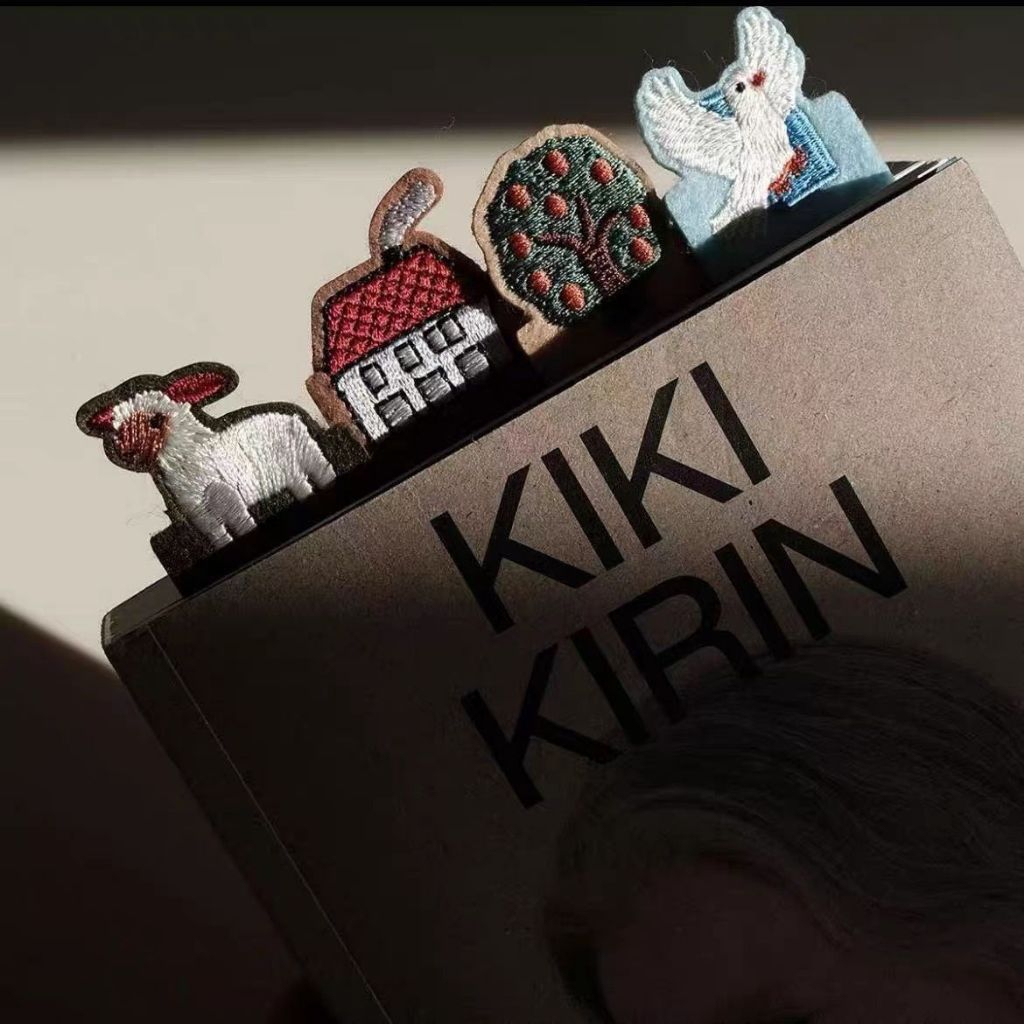 

[ STERY ] Hewan kecil tangan dicat teks non-woven bordir penanda buku desain niche nilai tinggi merasa hadiah kreatif untuk teman-teman