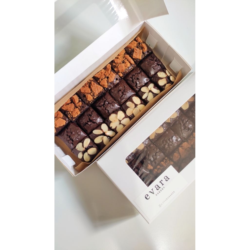 

ASSORTED BROWNIES (biscoff,original,almond)