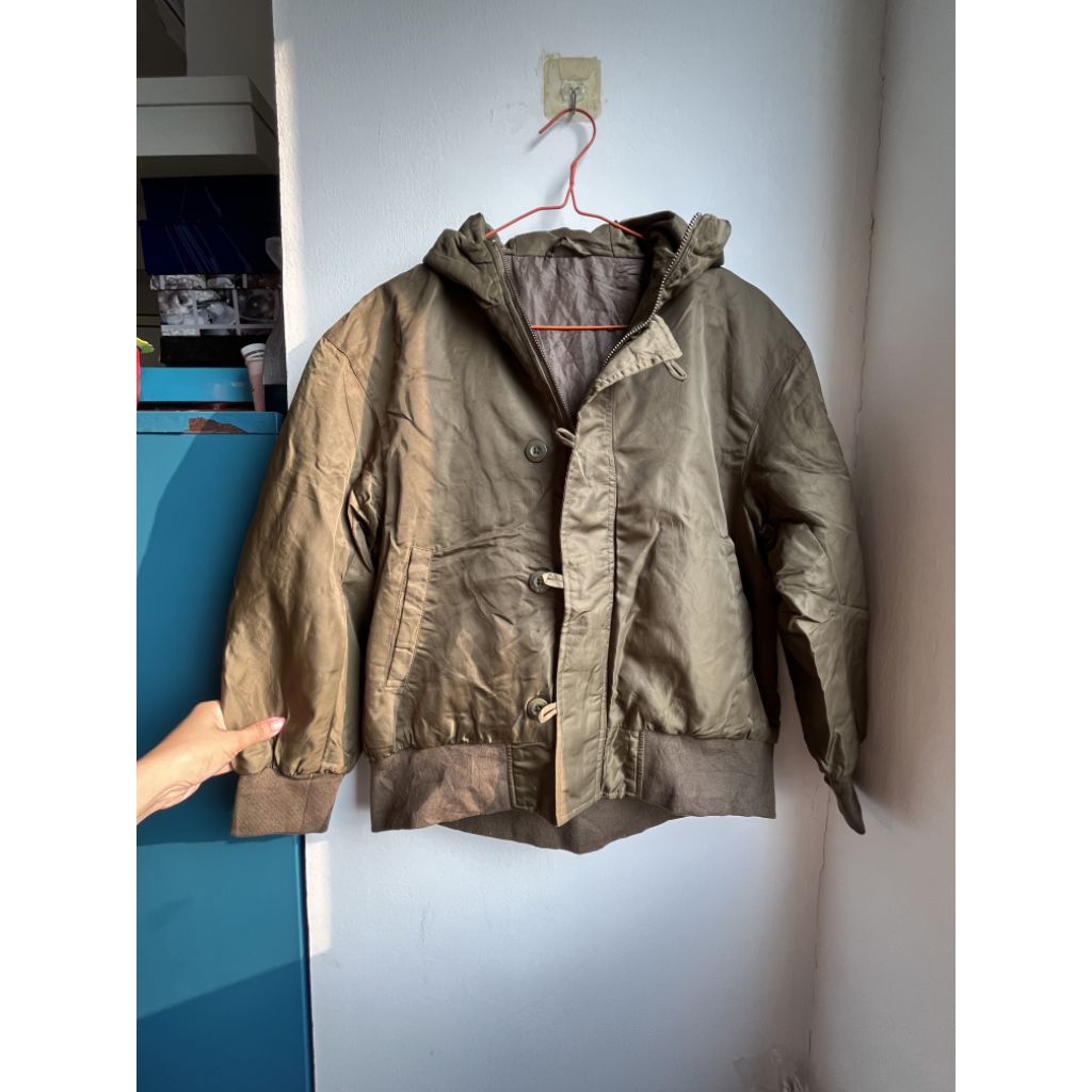 Baru bukan preloved GU Uniqlo Army Unisex Bomber Jacket
