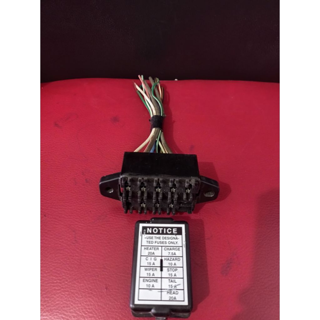 Rumah sekring mobil kijang tahun 90 / 96