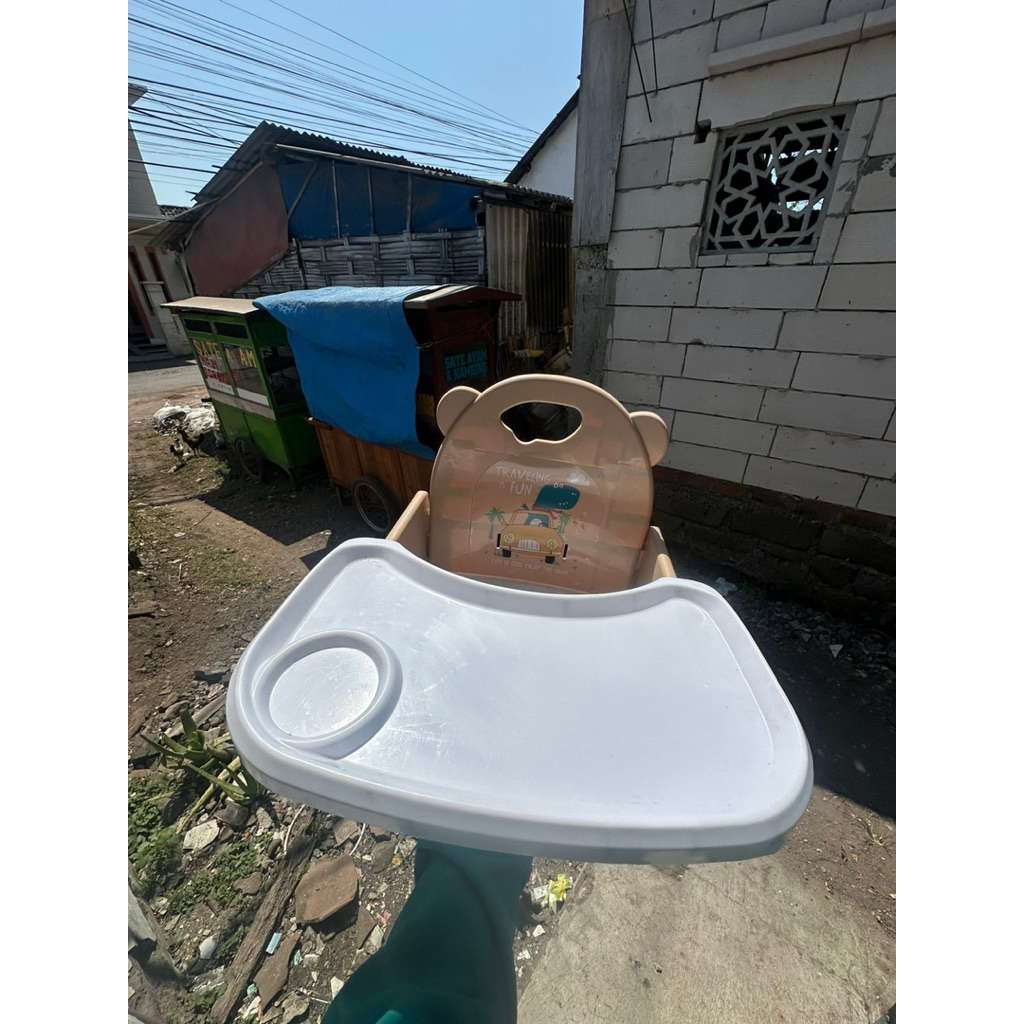 KURSI MAKAN BAYI V-Babycare second