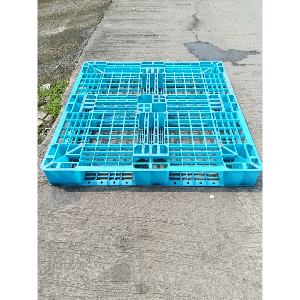 

Palet plastik ukuran 100x100x12 cm bekas berkualitas