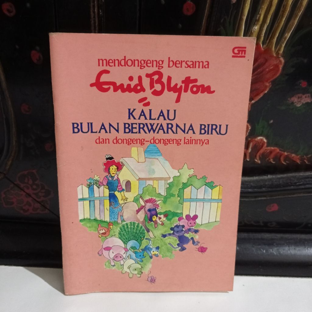 mendongeng bersama enid blyton kalau bulan berwarna biru