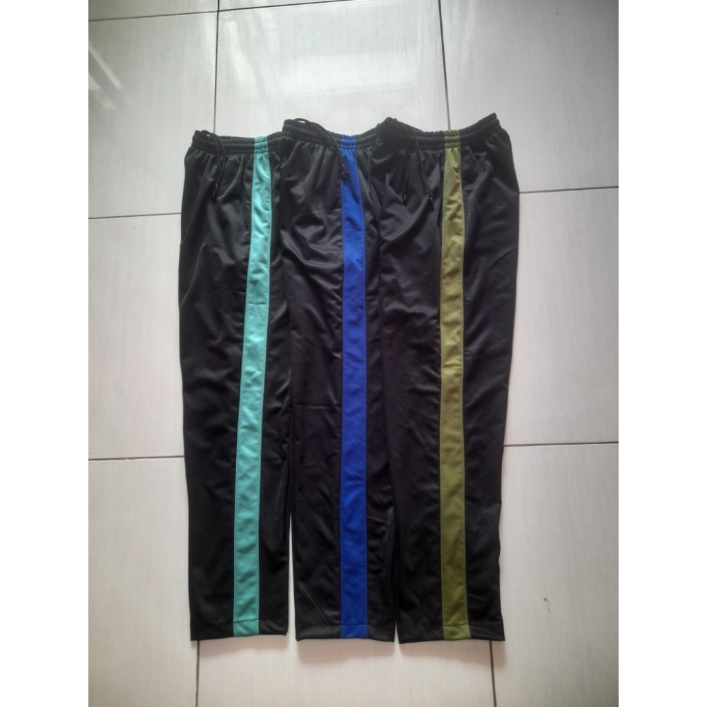 Celana training celana kolor celana hari hari