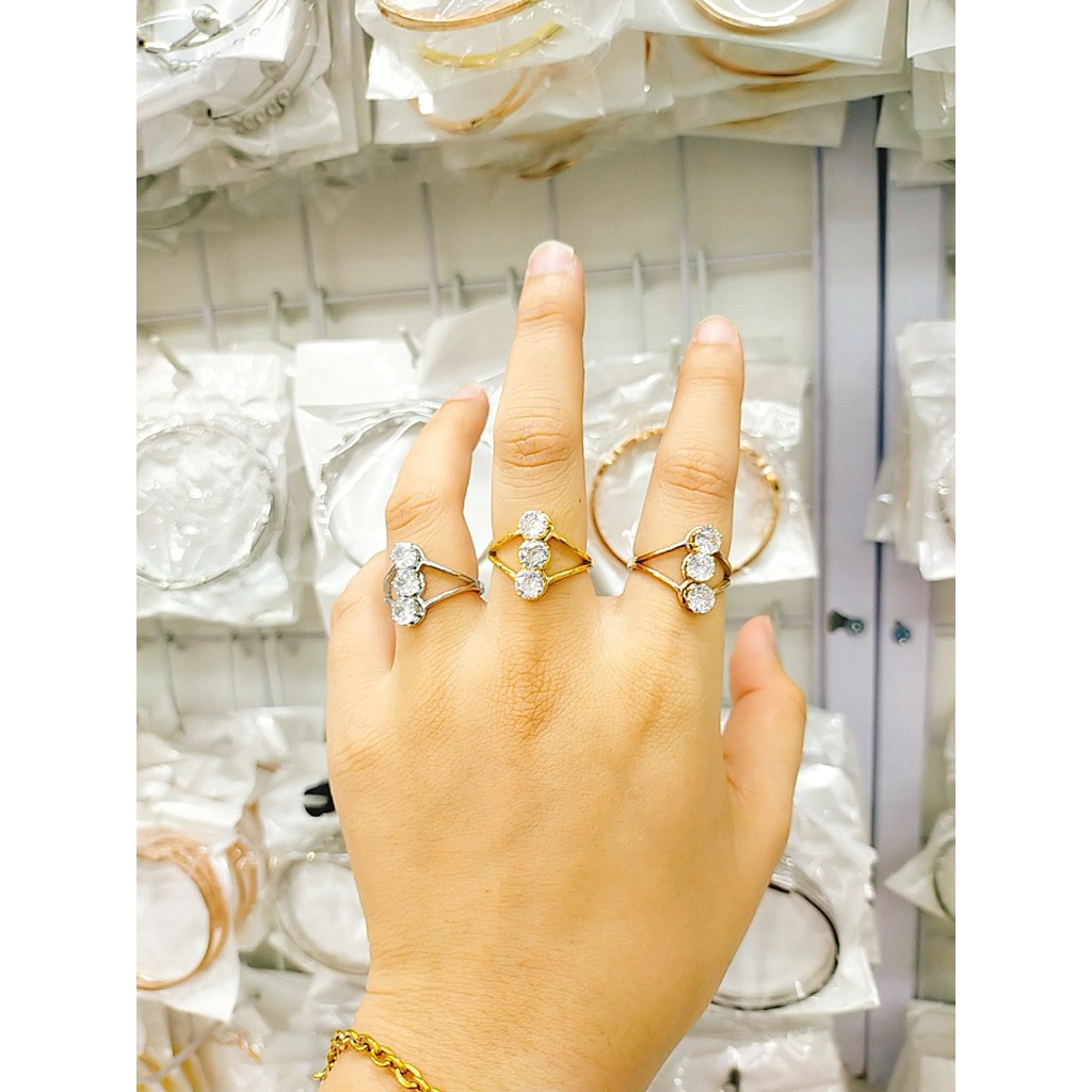 Cincin permata Titanium Wanita baris