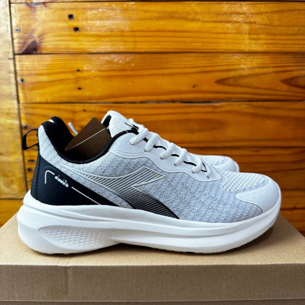 SEPATU DIADORA PRIA DIADORA MARREL WHITE BLACK SPORTY RUNNING CASUAL SNEAKER COD ORIGINAL MAN