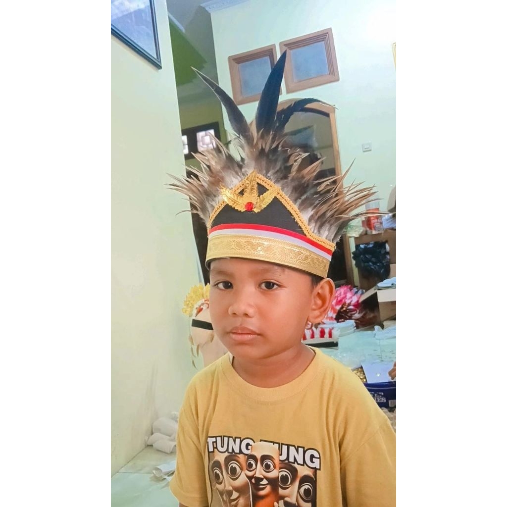 Hiasan Kepala untuk karnaval bulu Dayak merah putih