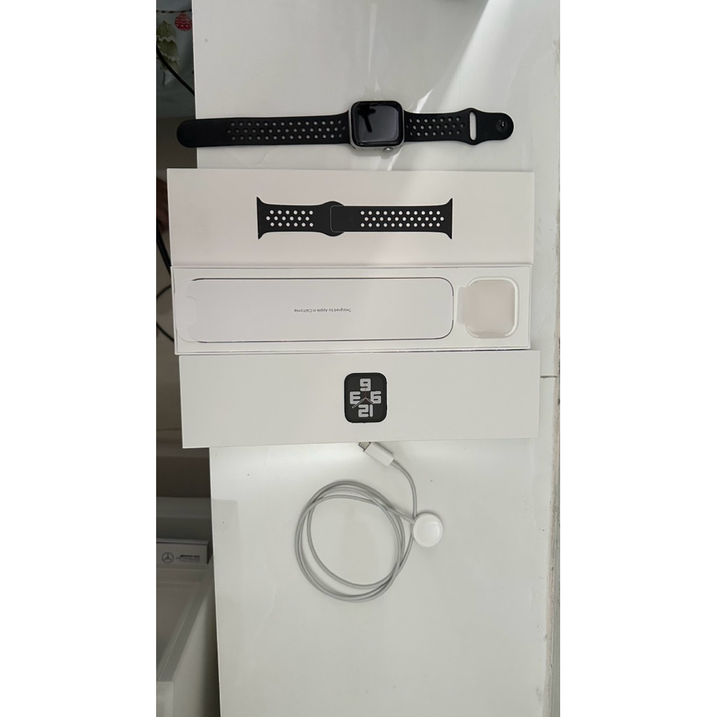 Apple Watch SE 2nd Gen 44mm (SECOND)