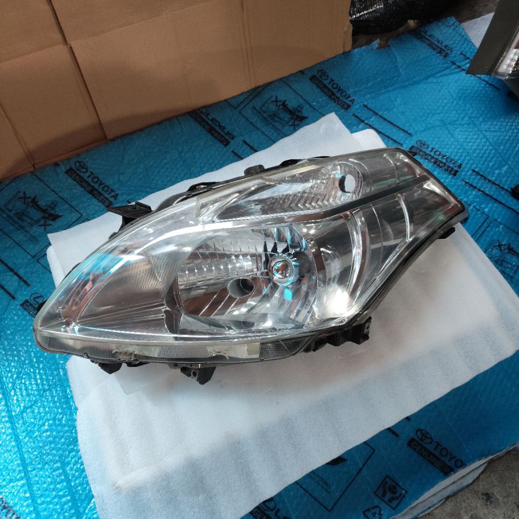Headlamp lampu depan Suzuki Ertiga 2013 2014 2015 2015 original