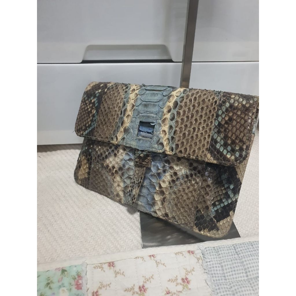 Tas pesta(clutch)snake skin