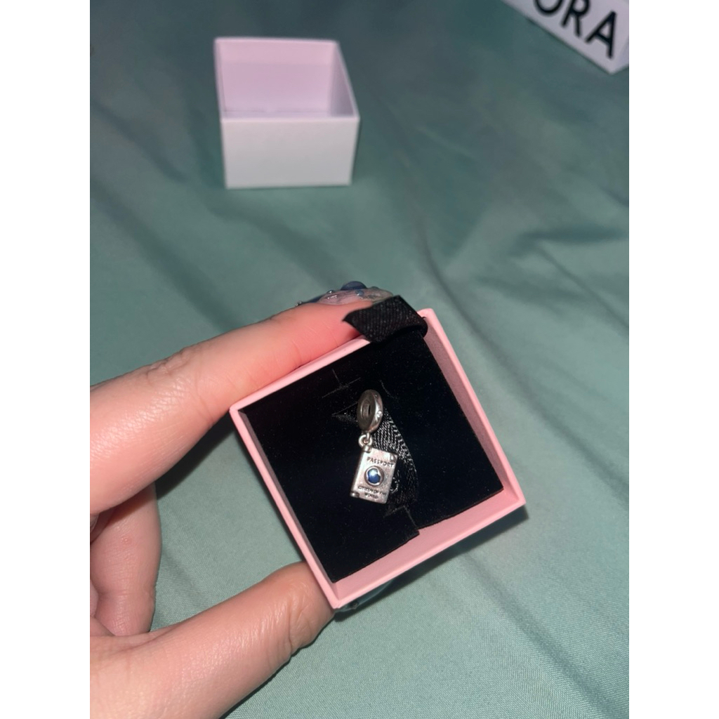 preloved charm pandora