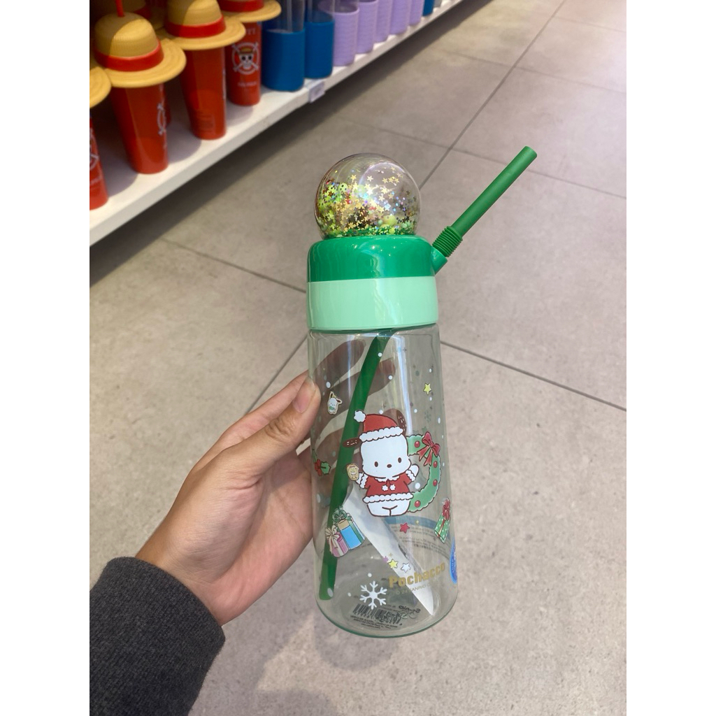 Miniso x Sanrio Characters - Christmas Collection Plastic Bottle With Straw And Crystal Ball 530ml (