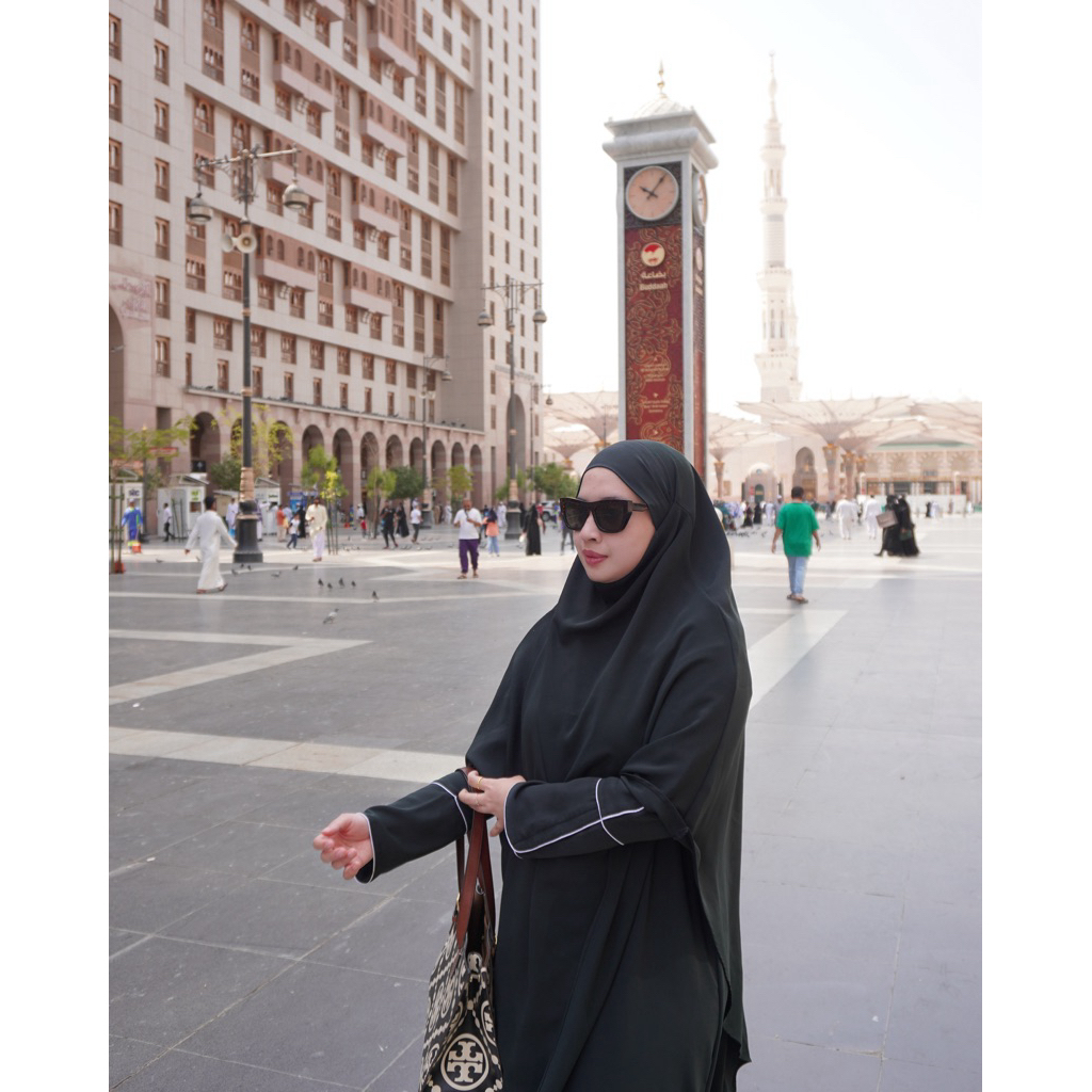 MEENA GAMIS & FRENCH KHIMAR, Gamis Abaya Hitam Syari Arab – Khimar Panjang French Style Bahan Mina A