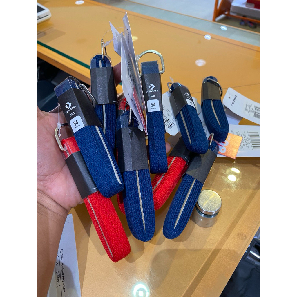 Tali sepatu Converse